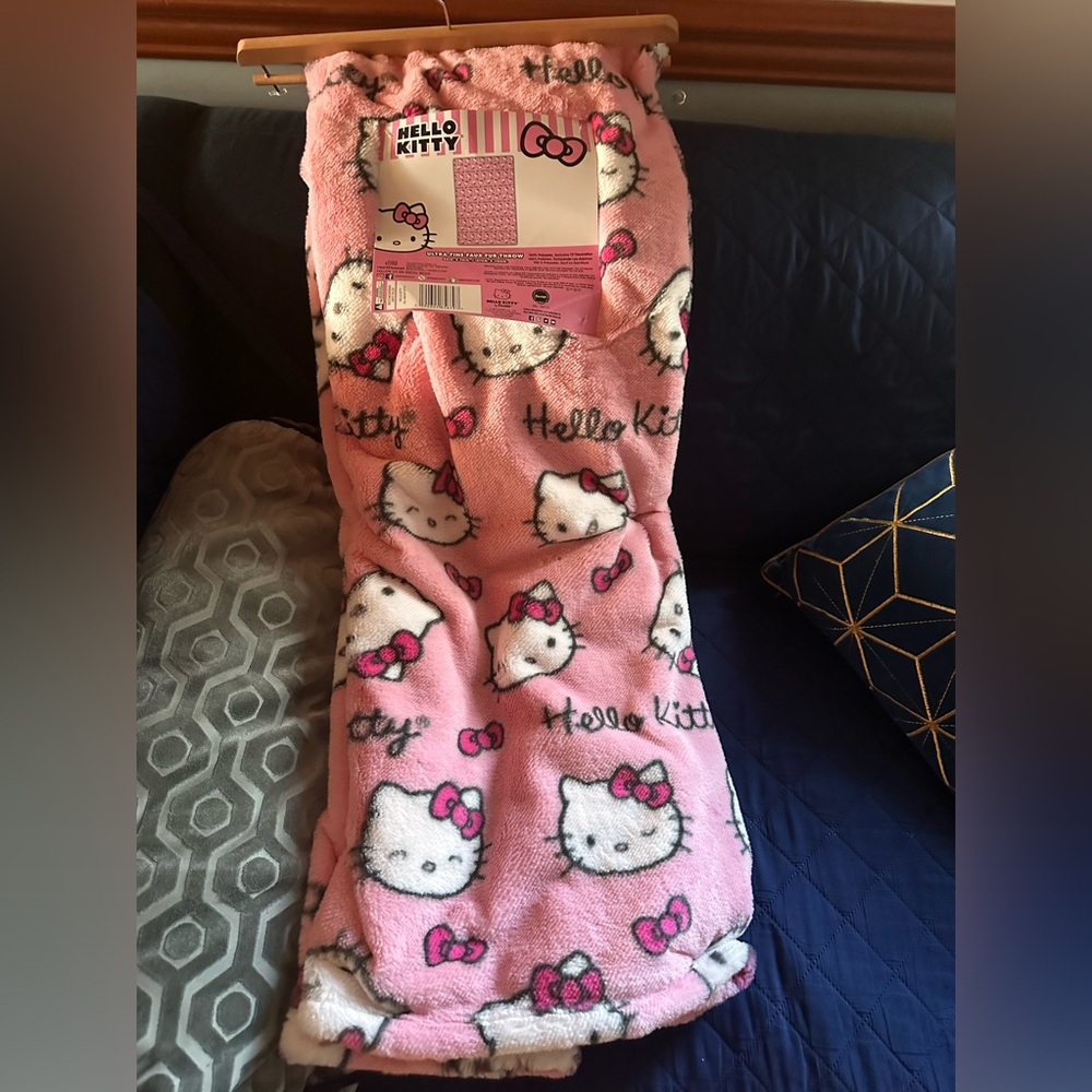 Pink Hello Kitty blanket